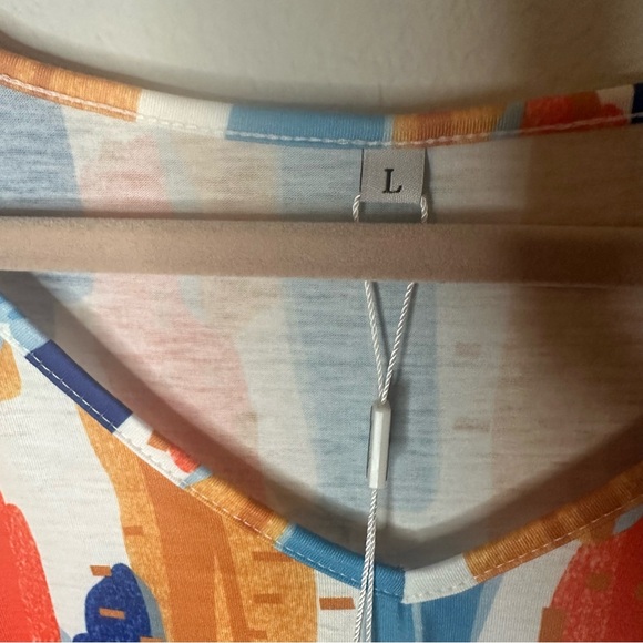 Colorful Abstract Print Top - Picture 3 of 10